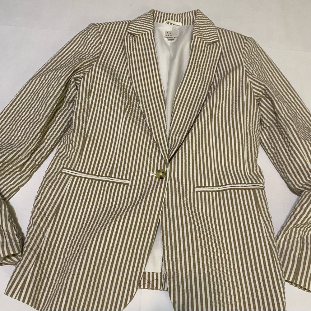 a new day White and Tan Blazer with Notched Lapels - Picture 4 of 8